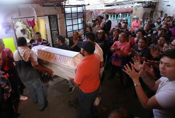 Los vecinos apoyaron con velas