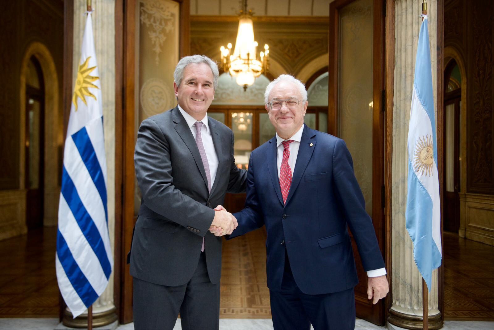 El canciller argentino, Pablo Quirno, y su par uruguayo, Mario Lubetkin (Cancillería Uruguay)