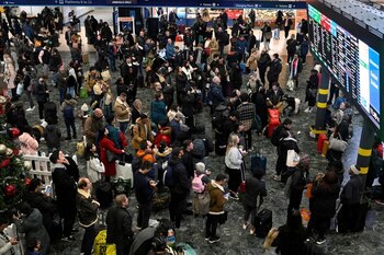 Los pasajeros en las principales estaciones ferroviarias del Reino Unido encontraron un mensaje antiislámico al conectarse a la red de Wifi pública. (REUTERS/Toby Melville)