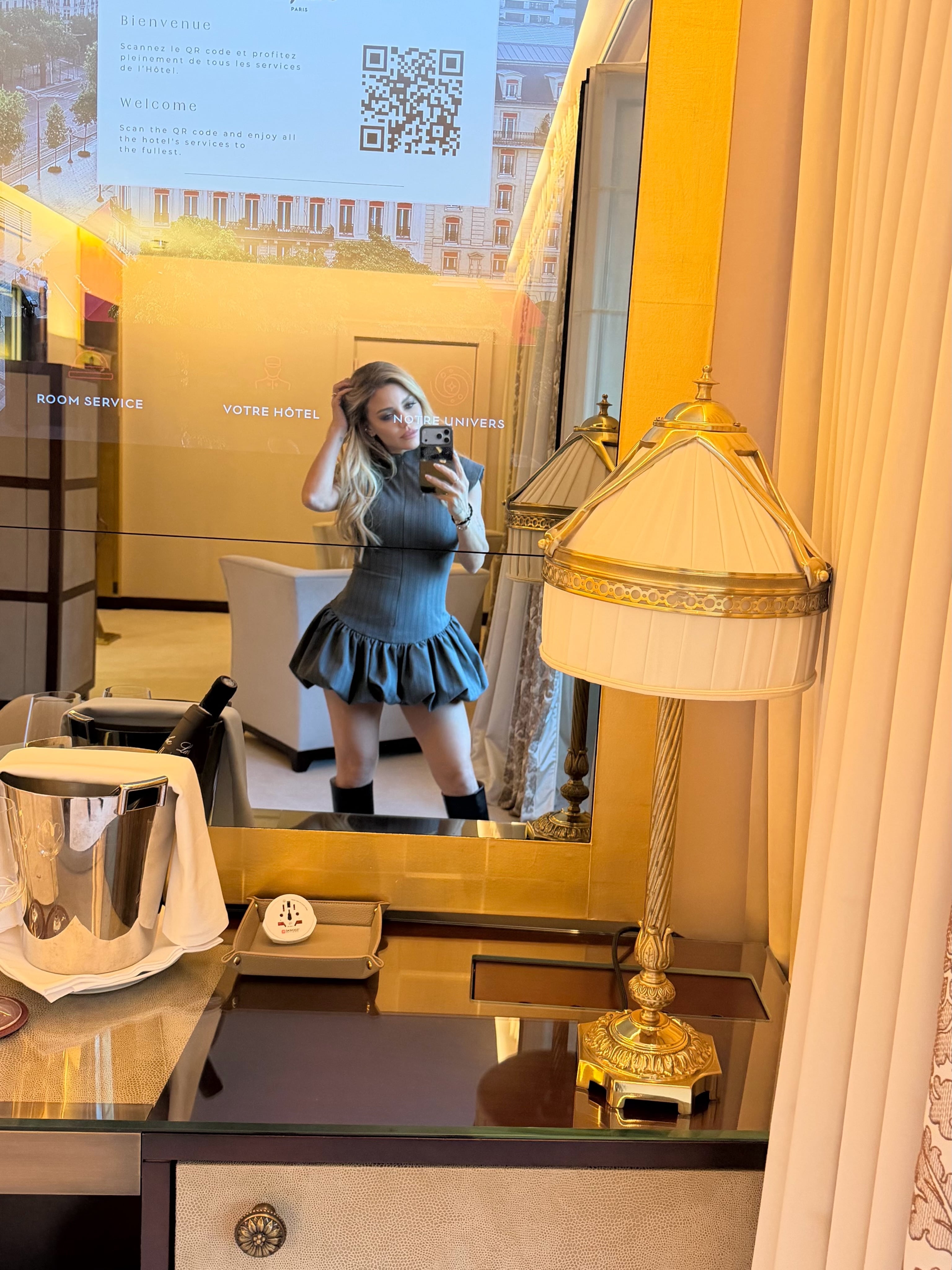 Eva hizo de su viaje por la capital francesa una pasarela