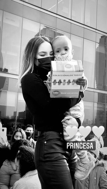 En vísperas de navidad, Belinda