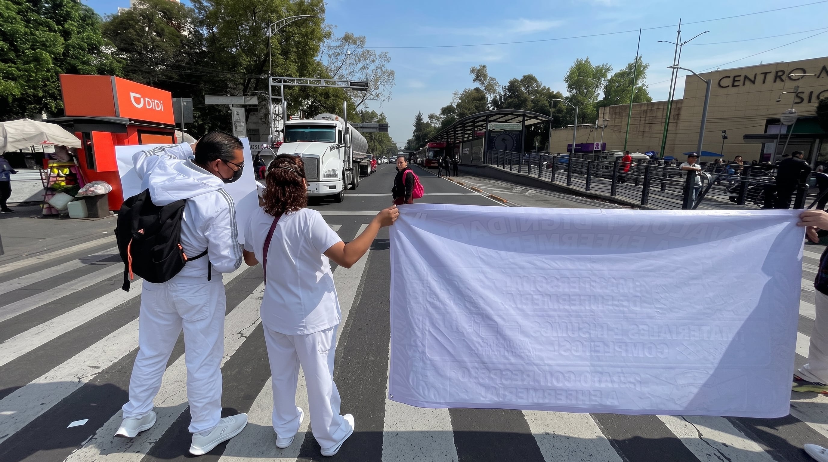 Enfermeras del IMSS denuncian falta de insumos, equipo y personal en Pediatría.