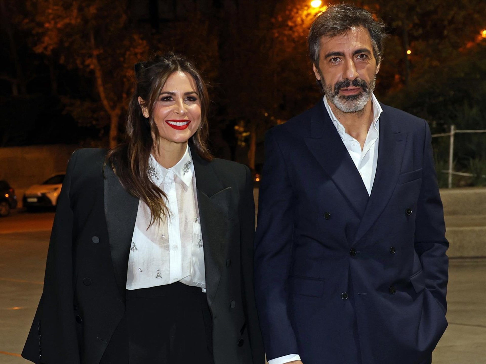 Nuria Roca y Juan del Val, a su entrada a los Premios Planeta 2025. (IMAGEN DE ARCHIVO).