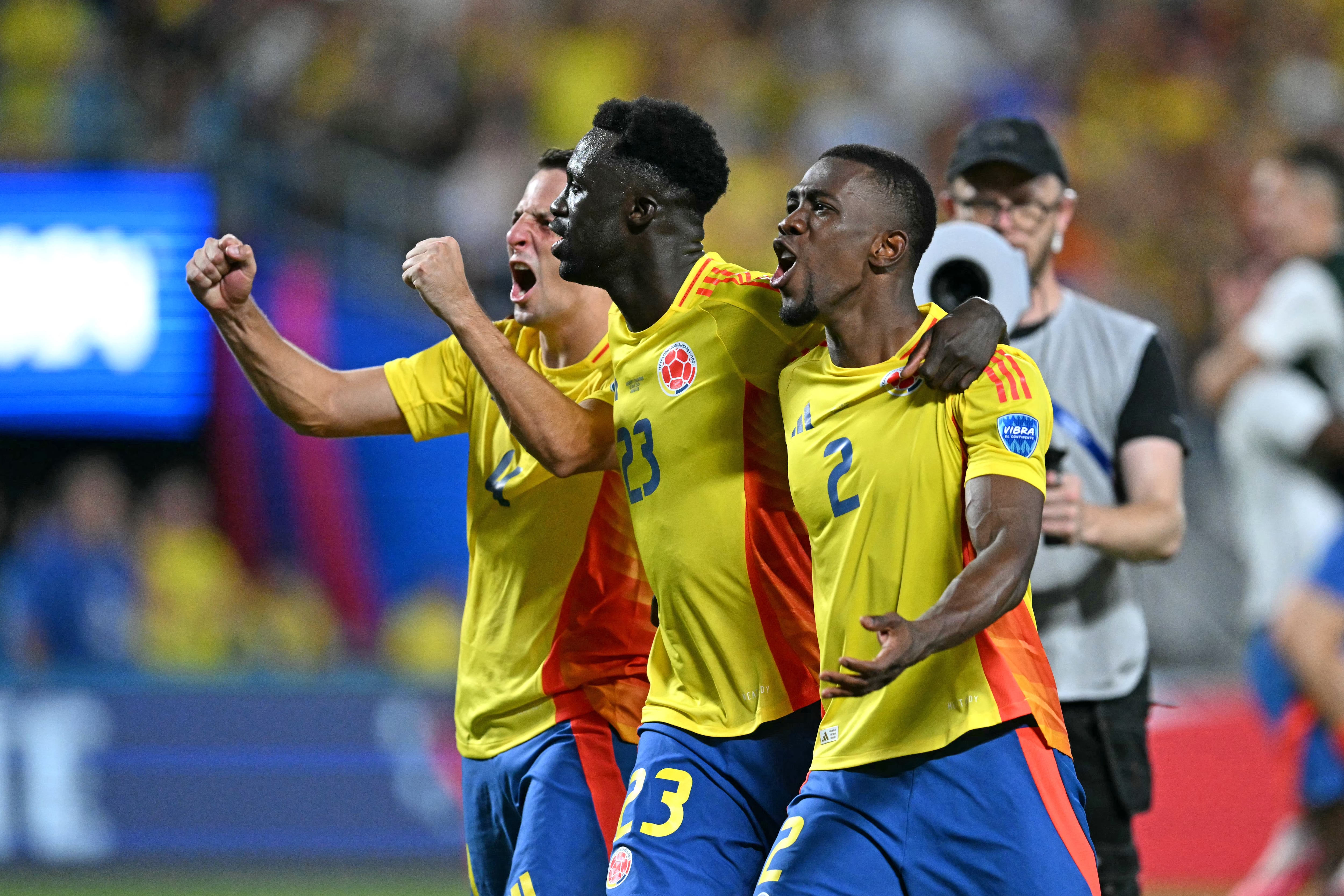 Davinson Sánchez y Carlos Cuesta han jugado juntos en la defensa de la selección Colombia - crédito Chandan Khanna/AFP