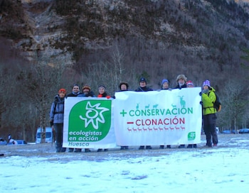 Pancarta reivindicativa de Ecologistas en