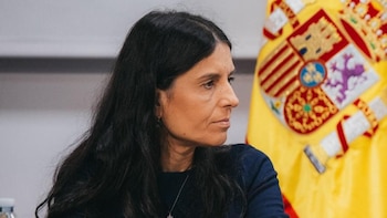 Quién es Montse Lluis, la número dos de Vox en Madrid: negoció los acuerdos autonómicos con el PP y tuvo el mejor expediente de su promoción en la universidad