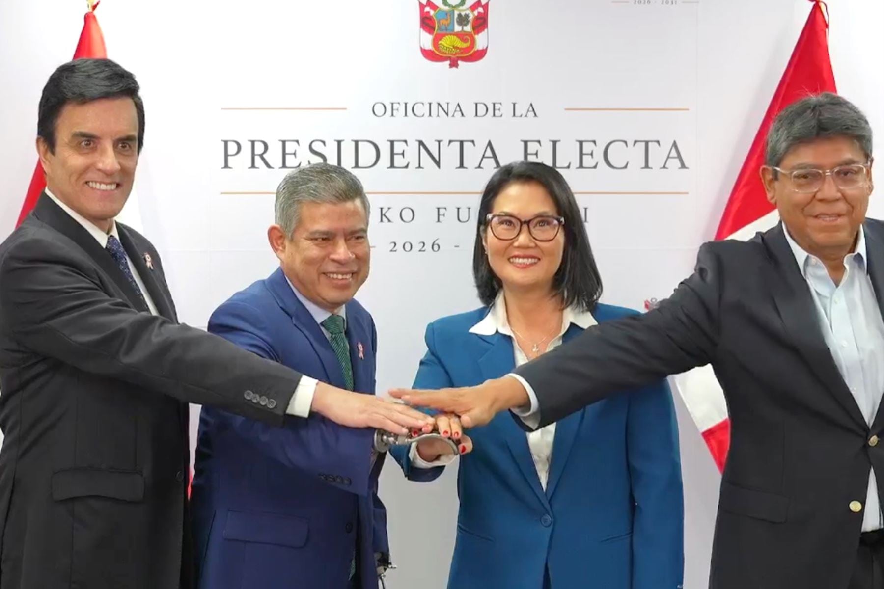 Keiko Fujimori presenta a tres miembros de su gabinete de ministros un día antes de jurar como presidenta