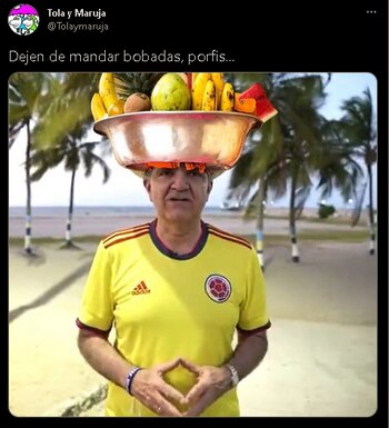Zuluaga se ve portando un plato lleno de frutas, al estilo palenquera.
