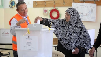 Más de medio millón de palestinos votan en las elecciones municipales