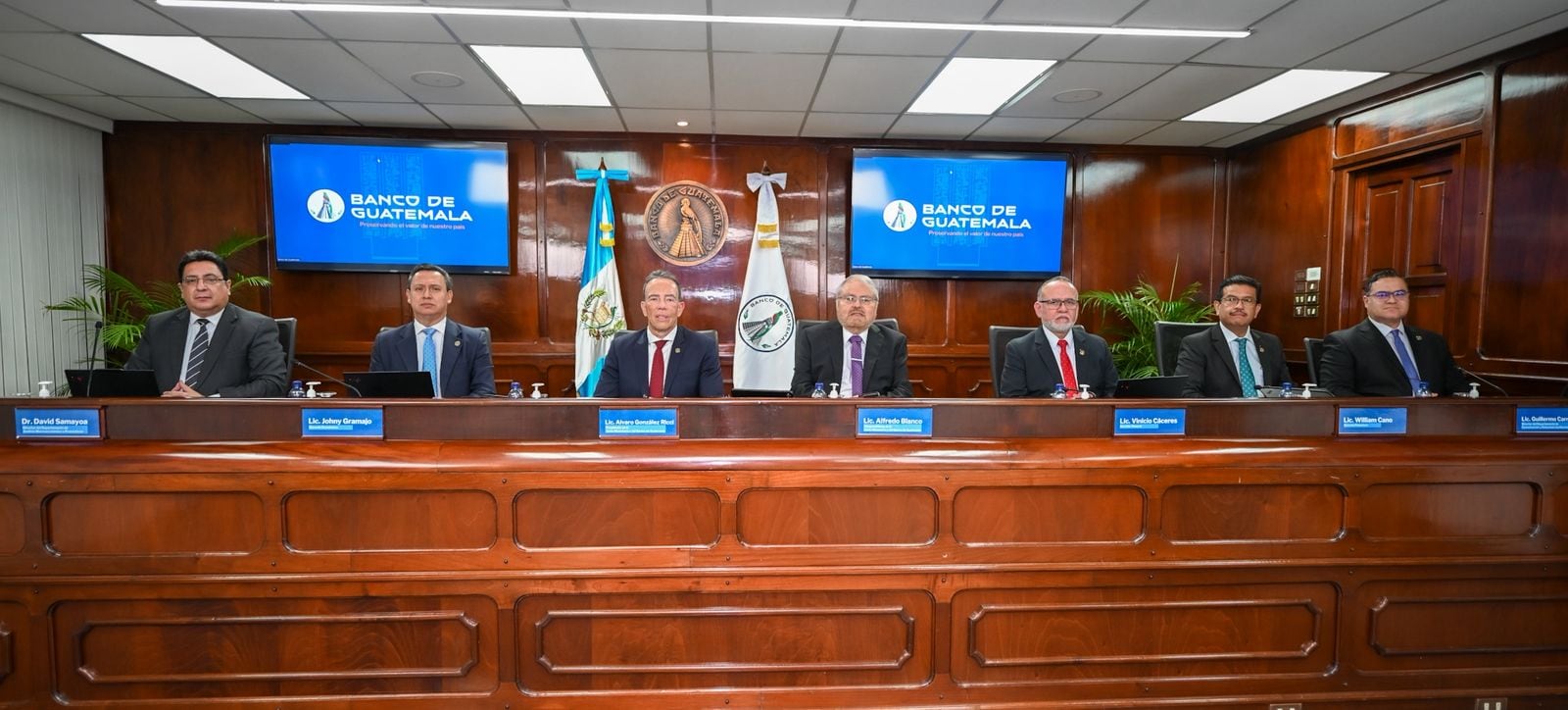 La Junta Monetaria oficializó la lista de 21 aspirantes para dirigir la Superintendencia de Bancos. (Banco de Guatemala)