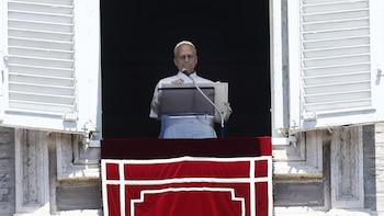 El Papa León XVI reza por los "pueblos atormentados por la guerra" y los "niños privados de educación"