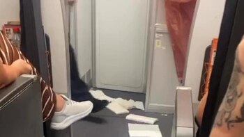 Cancelaron un vuelo dejando a