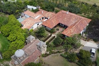 La Chuquita-Vargas, con su rica trayectoria histórica y social, se encuentra hoy bajo cuidado de la Corporación Minuto de Dios - crédito Kevin Bolaños/Youtube