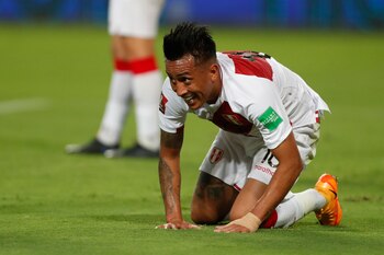 La abogada Rosario Sasieta notificó al Club Cienciano sobre el incumplimiento de Christian Cueva sobre la manutención de sus hijos. EFE/ Paolo Aguilar