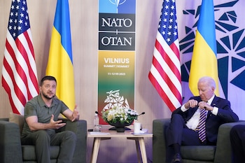 Zelensky y Biden durante su