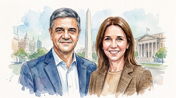 Retrato en acuarela de Jorge Macri y Pilar Ramírez sonriendo, con el Obelisco y un edificio neoclásico al fondo.