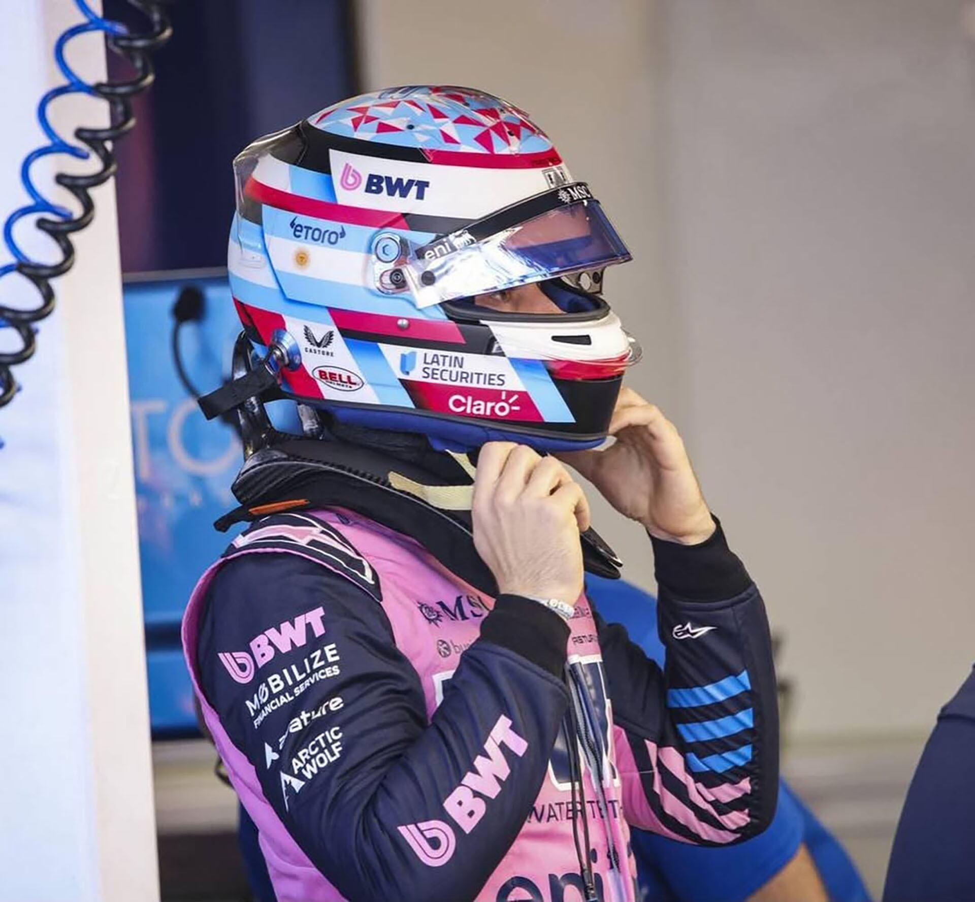 Franco Colapinto se prepara para salir a pista en China