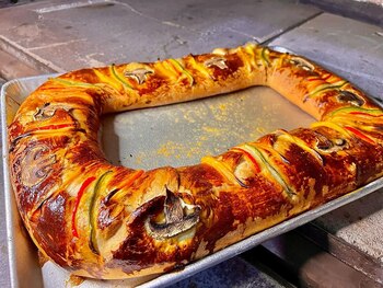 Pizzeria la weba también tiene