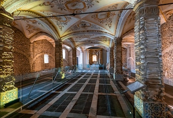 La Capilla de los Huesos