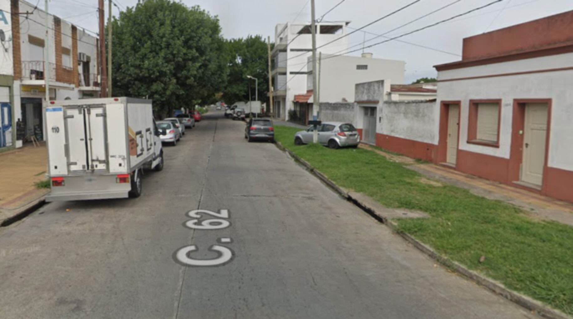 La cuadra de la calle 62 entre 133 y 134 de Los Hornos en La Plata donde delincuentes robaron u$s10 mil de la casa de una jubilada (Google Maps)