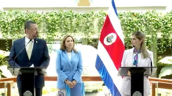 Presidenta Laura Fernández destaca control de inflación y anuncia ofensiva contra contrabando y evasión en Costa Rica