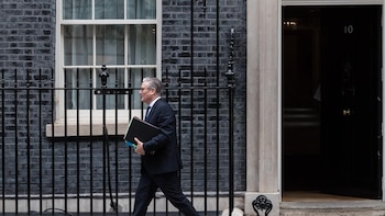 Dimite el viceministro de las Fuerzas Armadas británico por discrepancias con el gasto en Defensa
