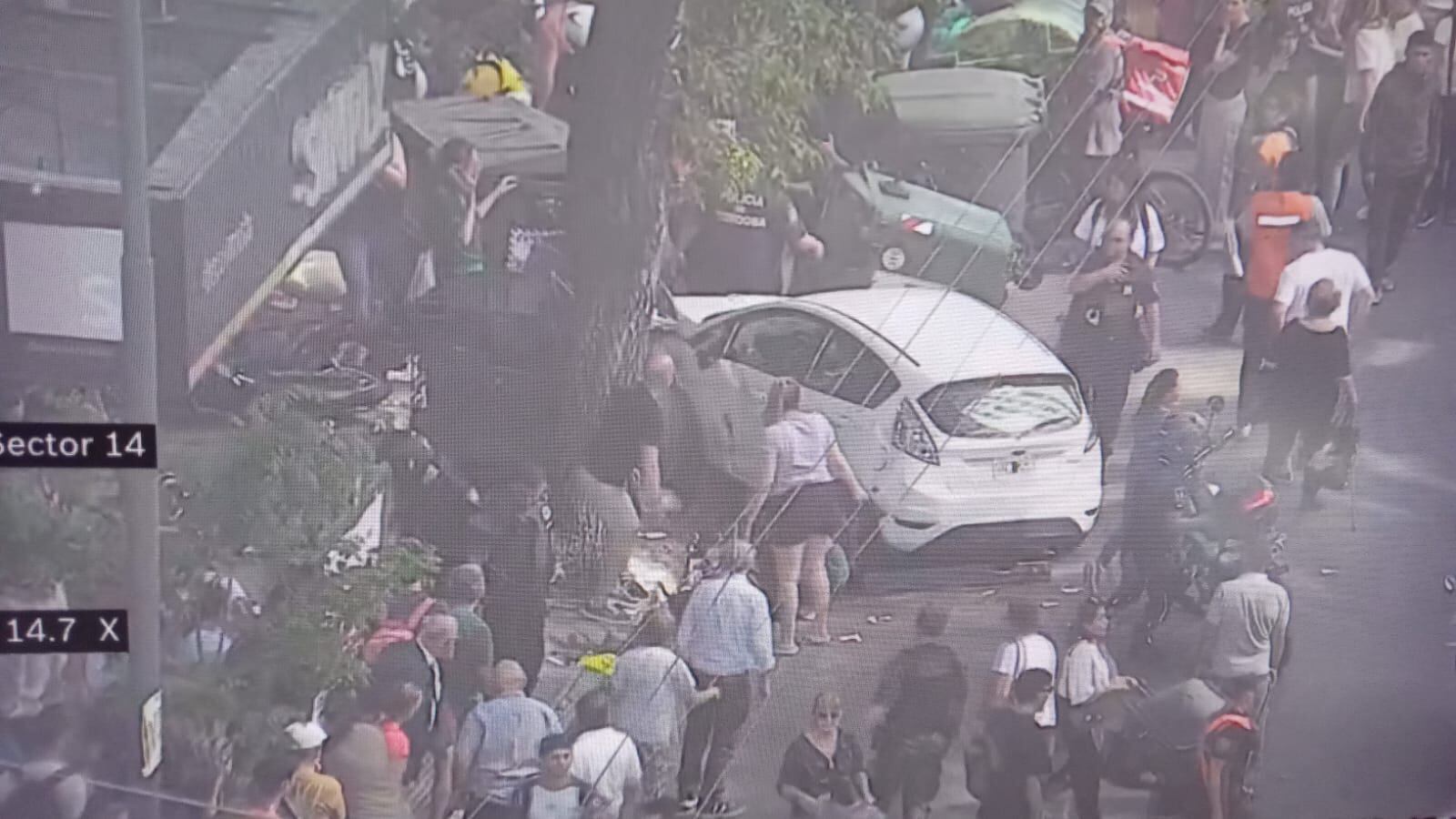Así quedó el Ford Fiesta en el centro de Córdoba