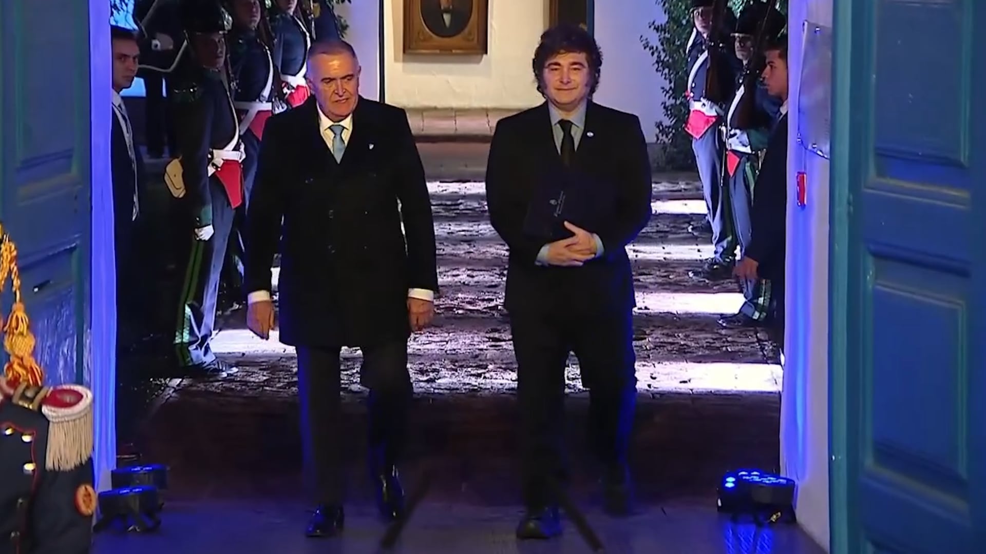 El presidente Javier Milei, junto a Osvaldo Jaldo, gobernador de Tucumán