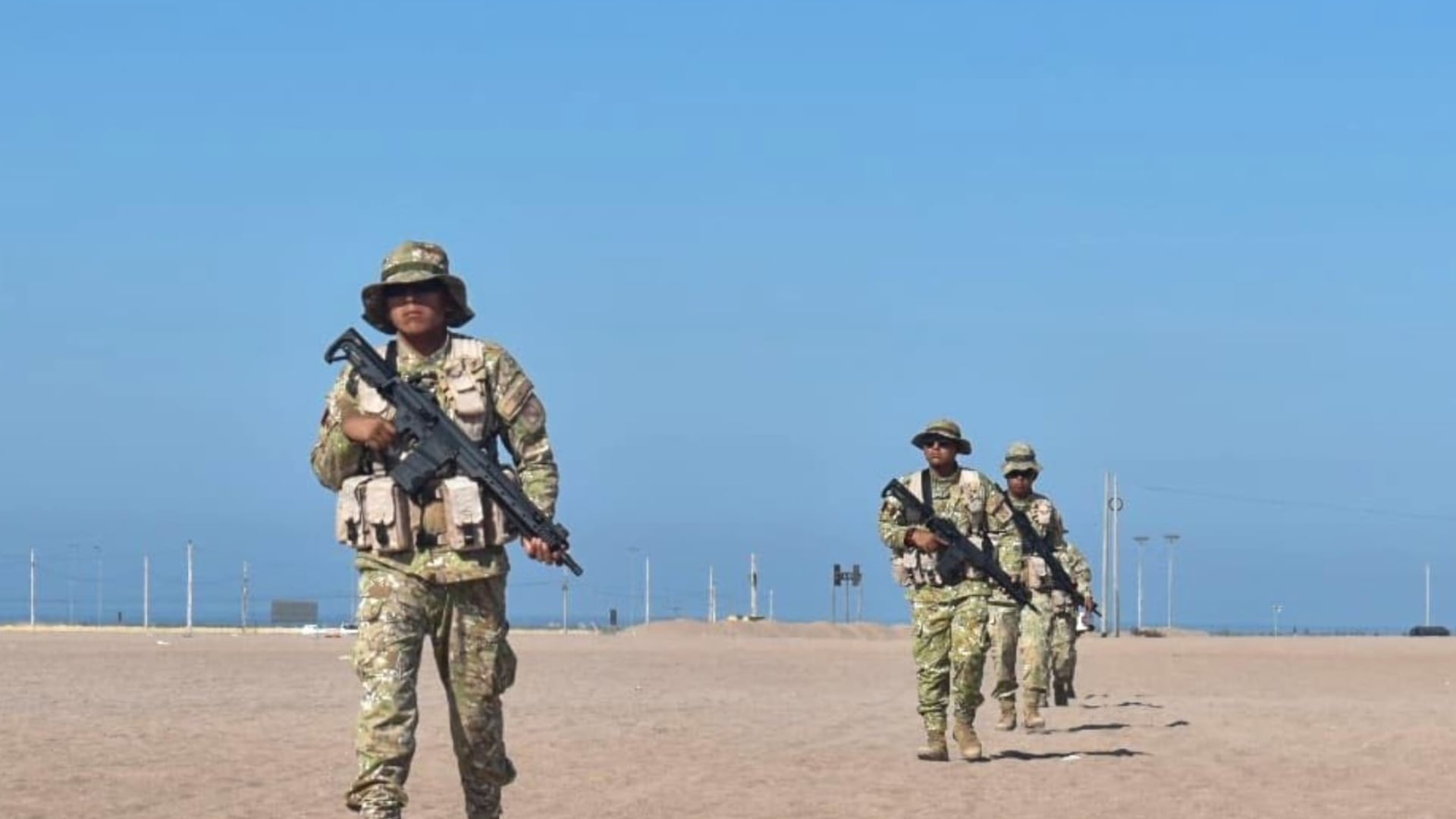 Perú despliega fuerzas conjuntas en frontera con Chile por crimen y aumento de migrantes