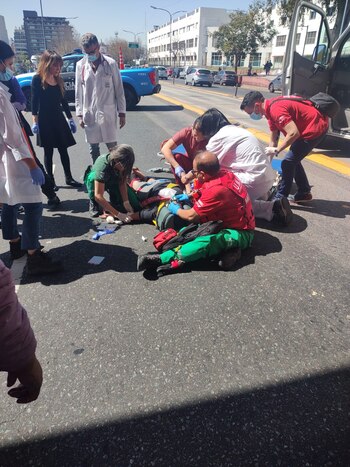 Una mujer cayó del puente
