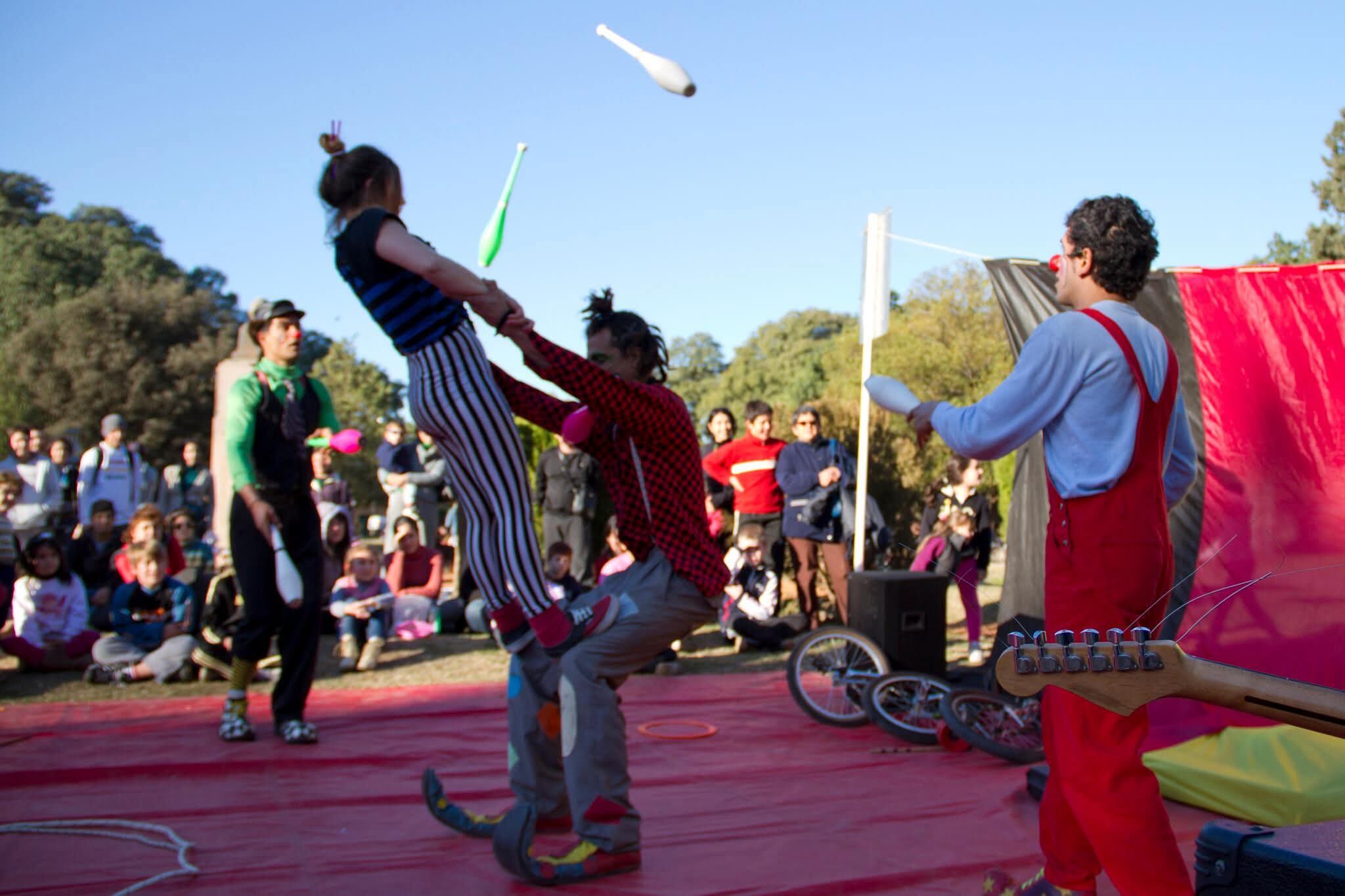 Micaela Leitner en sus comienzos como artista de circo