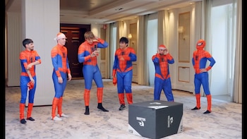 Tom Holland apareció de incógnito en un concurso de Spider-Man