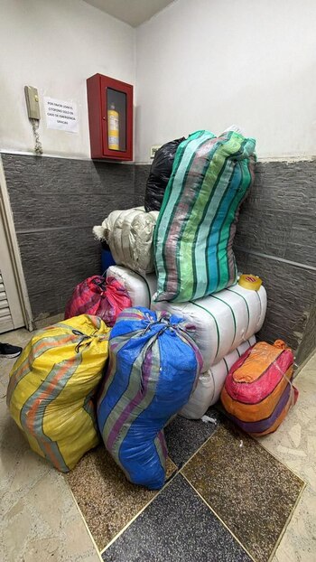 Ropa, calzado, lociones y cajetillas