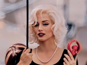 Ana de Armas caracterizada como