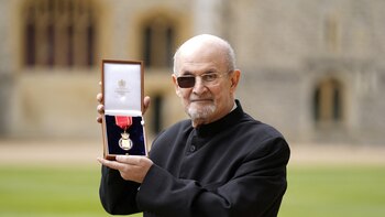 Salman Rushdie sostuvo que volvió
