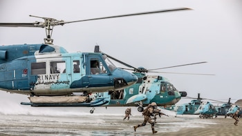 El Ibex 35 encadena su cuarta semana al alza (+1,54%) tras anunciar Irán que abre el estrecho de Ormuz