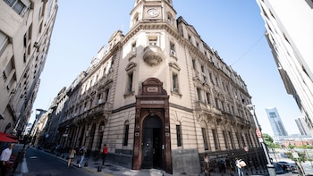 En 2023, el Ministerio del Interior reclamó judicialmente la devolución de $1,35 millones otorgados al municipio de Primero de Mayo, Entre Ríos, por irregularidades en la rendición de fondos destinados a comprar una ambulancia (Gentileza: Wikipedia)
