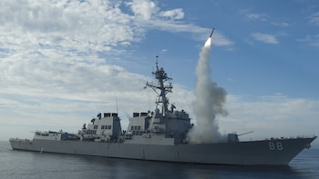 Estados Unidos neutralizó un petrolero iraní en el Golfo de Omán que intentó burlar el bloqueo contra Teherán