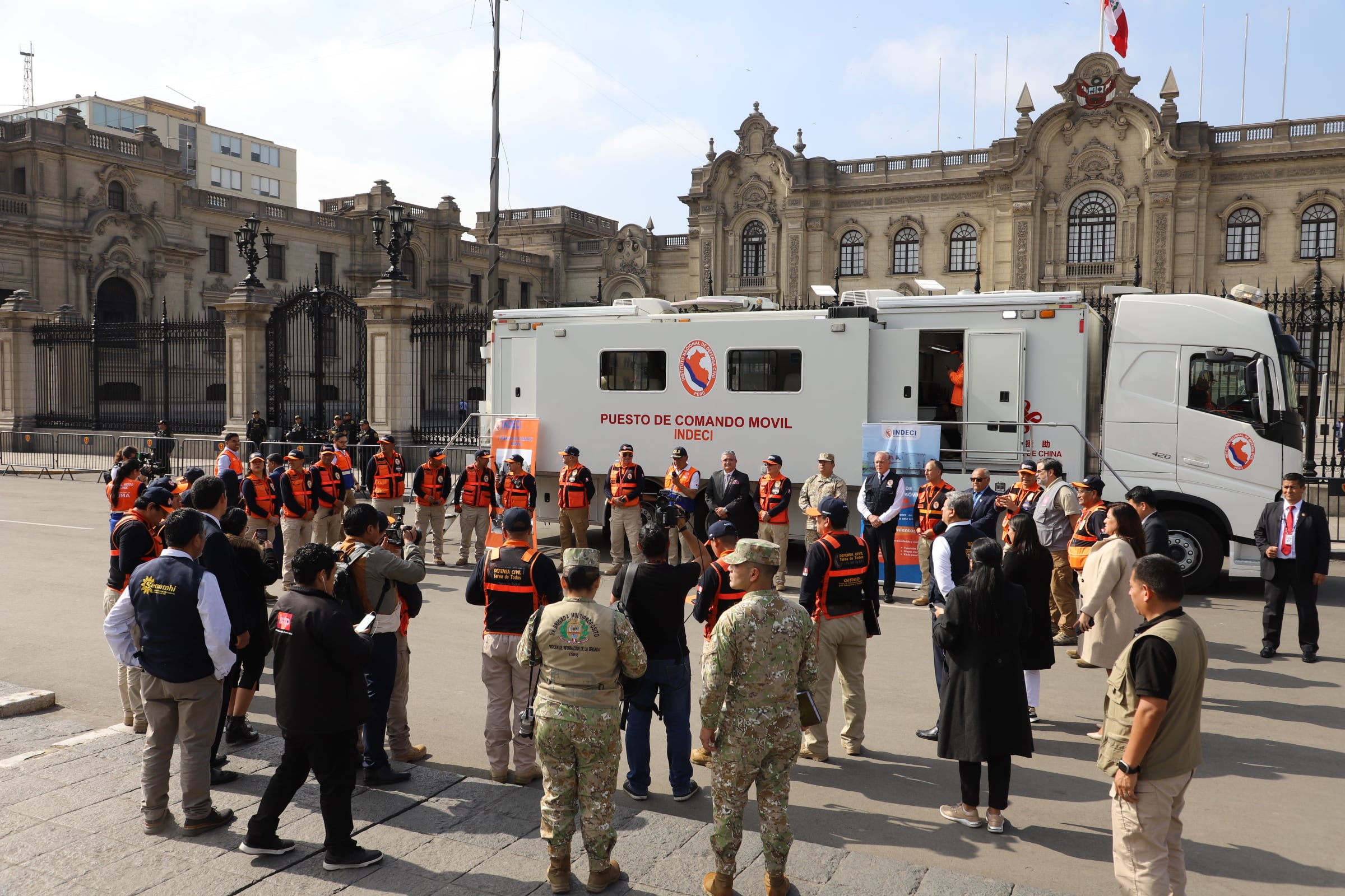 Mantén la calma, ya que el pánico dificulta la toma de decisiones. (Foto: Indeci)
