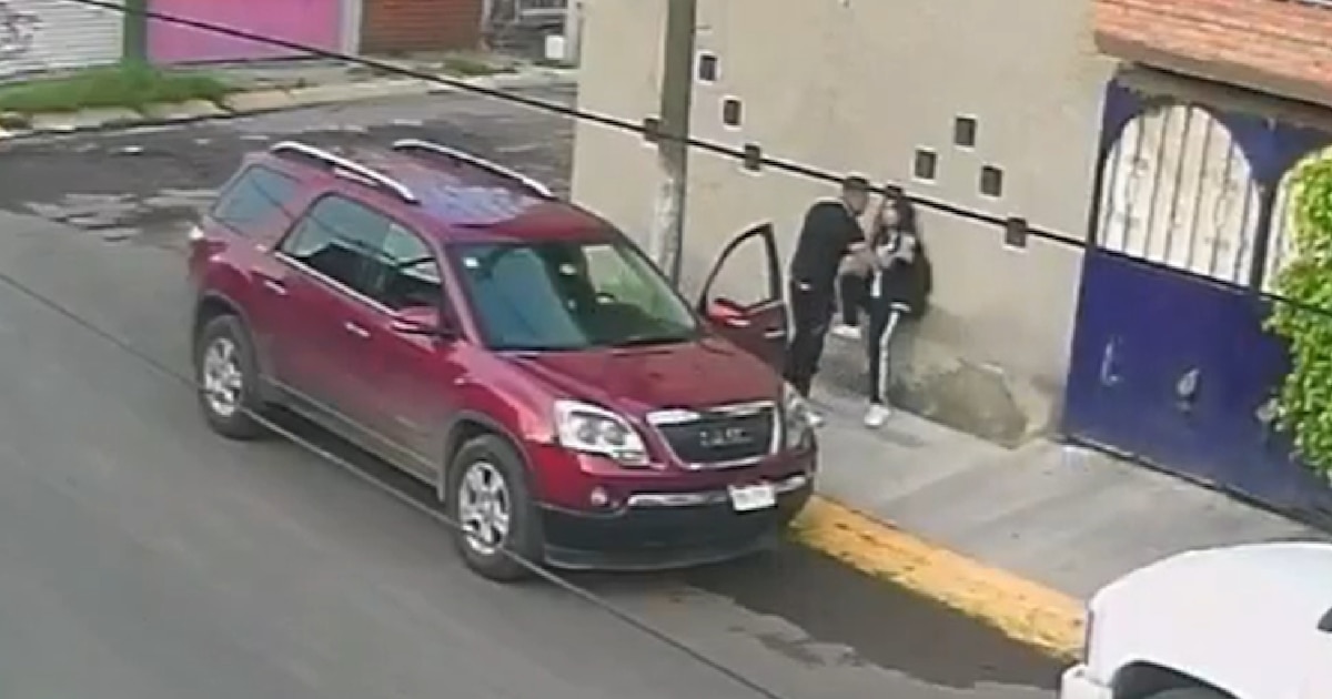 Autoridades de Ecatepec investigan a sujeto grabado haciendo tocamientos contra una menor de edad