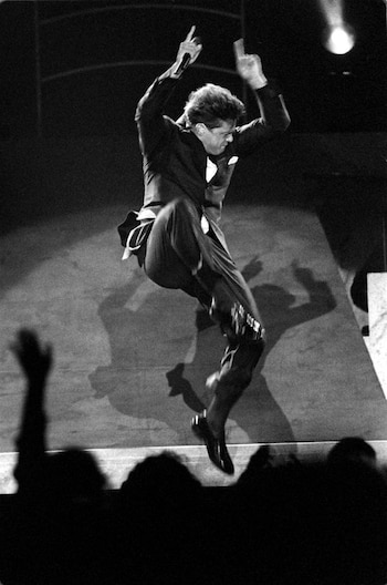 Luis Miguel, conocido como “El Sol de México”, celebra 56 años con una trayectoria que lo llevó de niño prodigio a icono global de la música en español