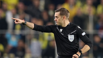 Clément Turpin, el árbitro designado para el debut entre Inglaterra y Croacia y que trae malos recuerdos a Thomas Tuchel