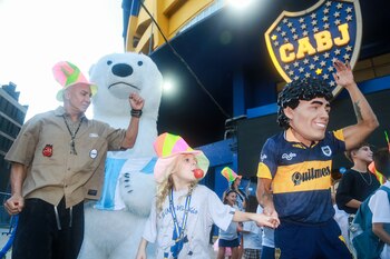 Dionisio celebró con gorro de