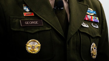 Pete Hegseth despide al jefe del ejército de EE. UU.