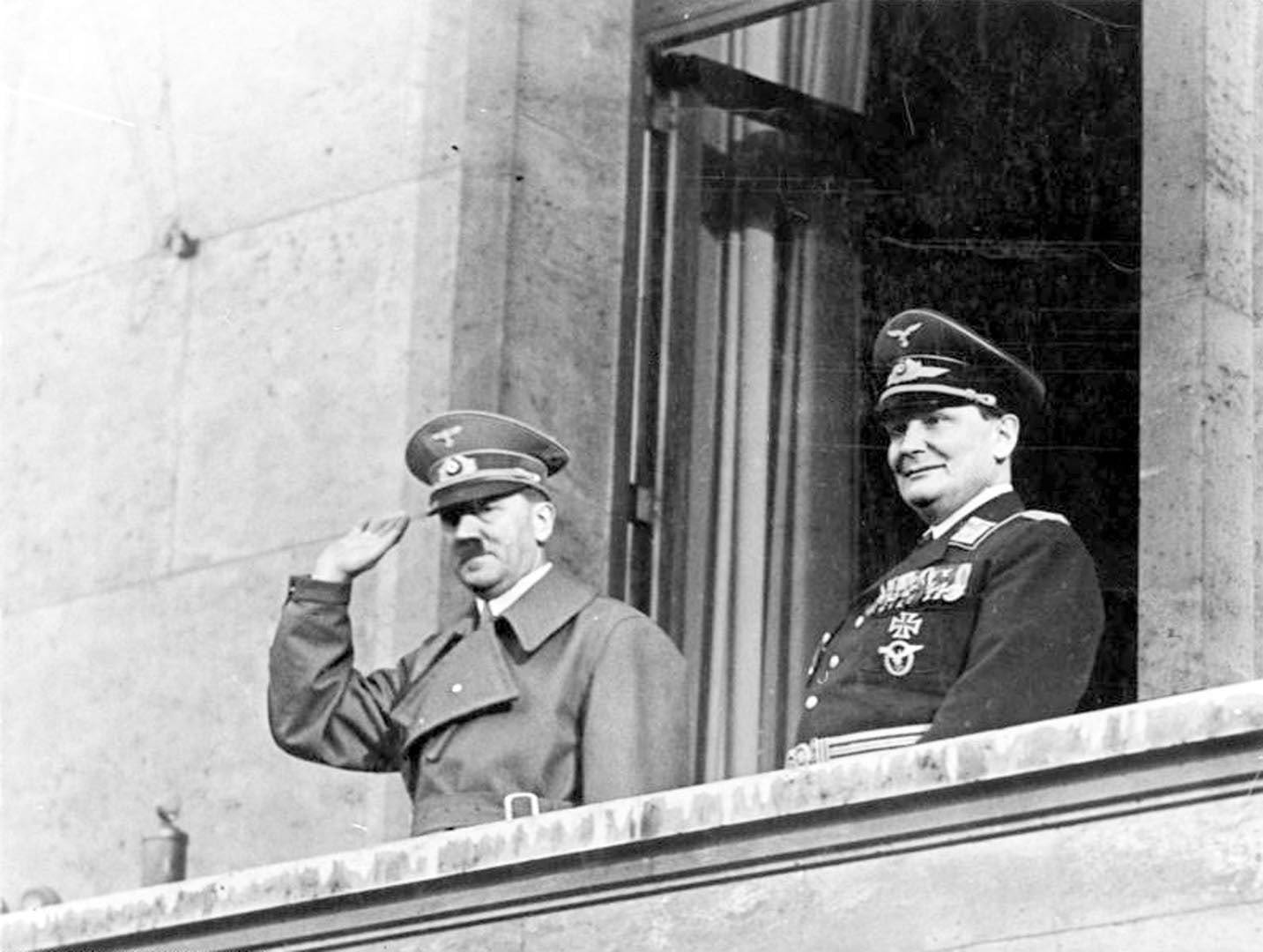 Hitler y Hermann Göring Fuente: Wikimedia
