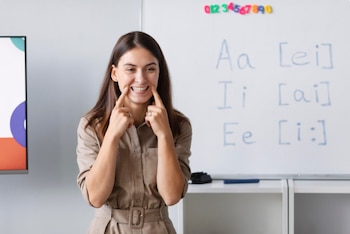 El informe de Preply destaca que el interés por la pronunciación de nombres globales refleja la influencia creciente de estas marcas en Colombia - crédito Freepik