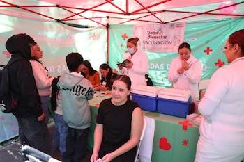 Jóvenes asisten a una jornada