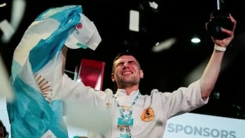 Creció juntando cartón en Barracas, empezó como repartidor y terminó consagrándose campeón mundial de la pizza