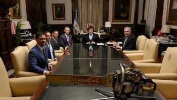 Javier Milei se reúne con el empresario Peter Thiel en Casa Rosada