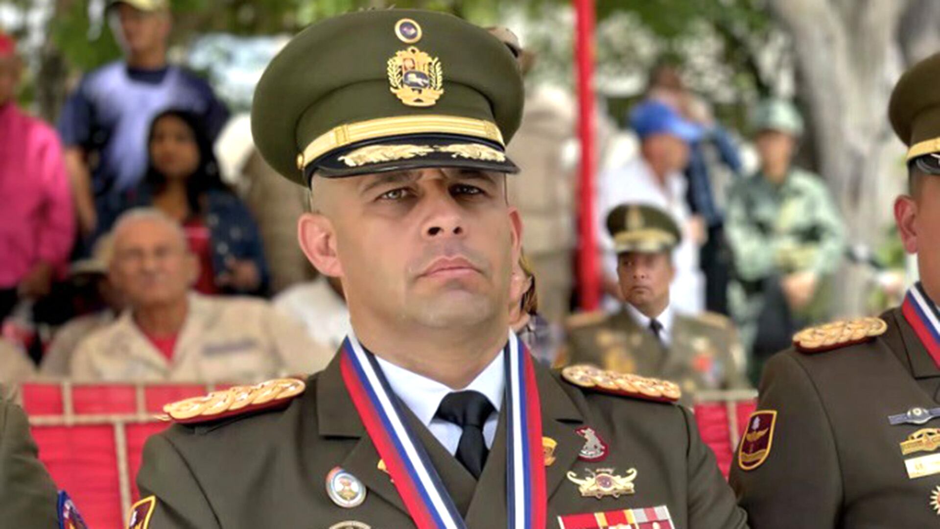 El Teniente coronel (GNB) Julio César Riobueno Azuaje era comandante del D116 GNB en el Zulia, cuando la DGCIM lo detiene el 2 de octubre de 2024